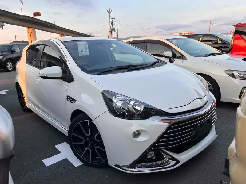 2017 Toyota Aqua Hybrid