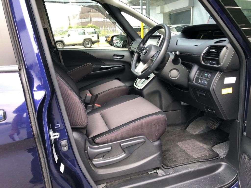 NISSAN SERENA HIGHWAY STAR G Image 5