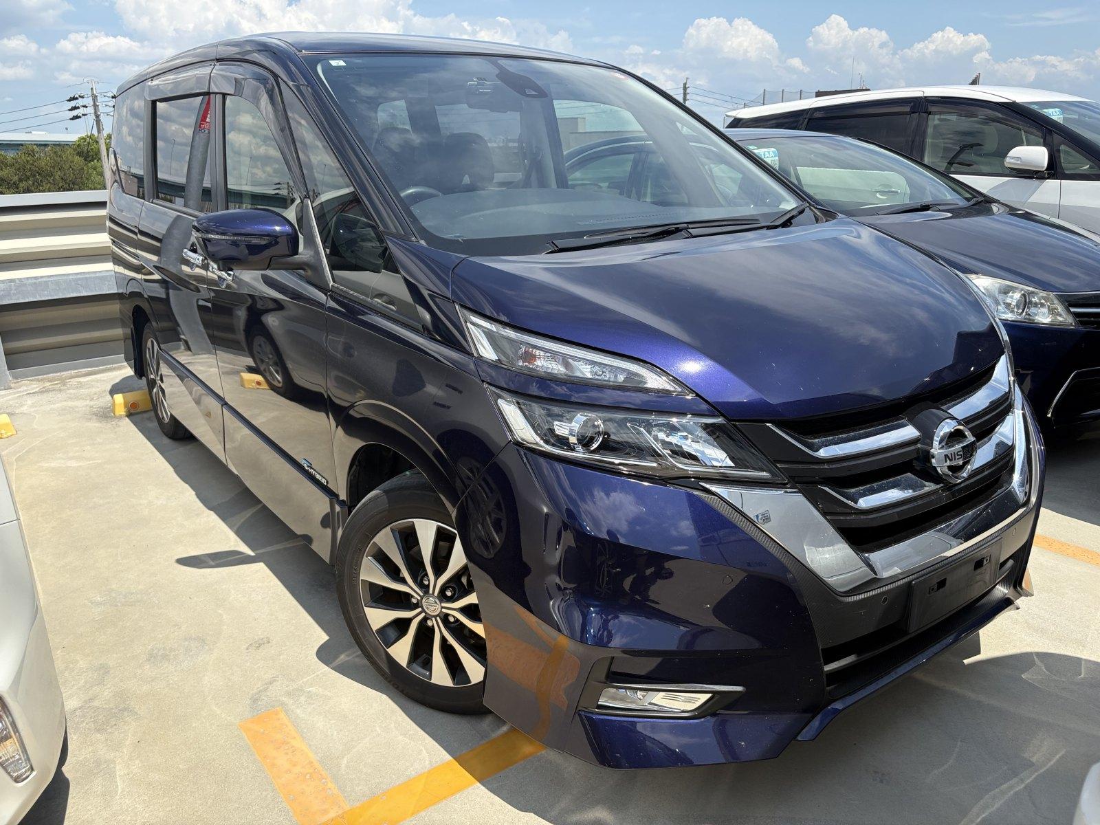 2017 Nissan SERENA 106,000 km