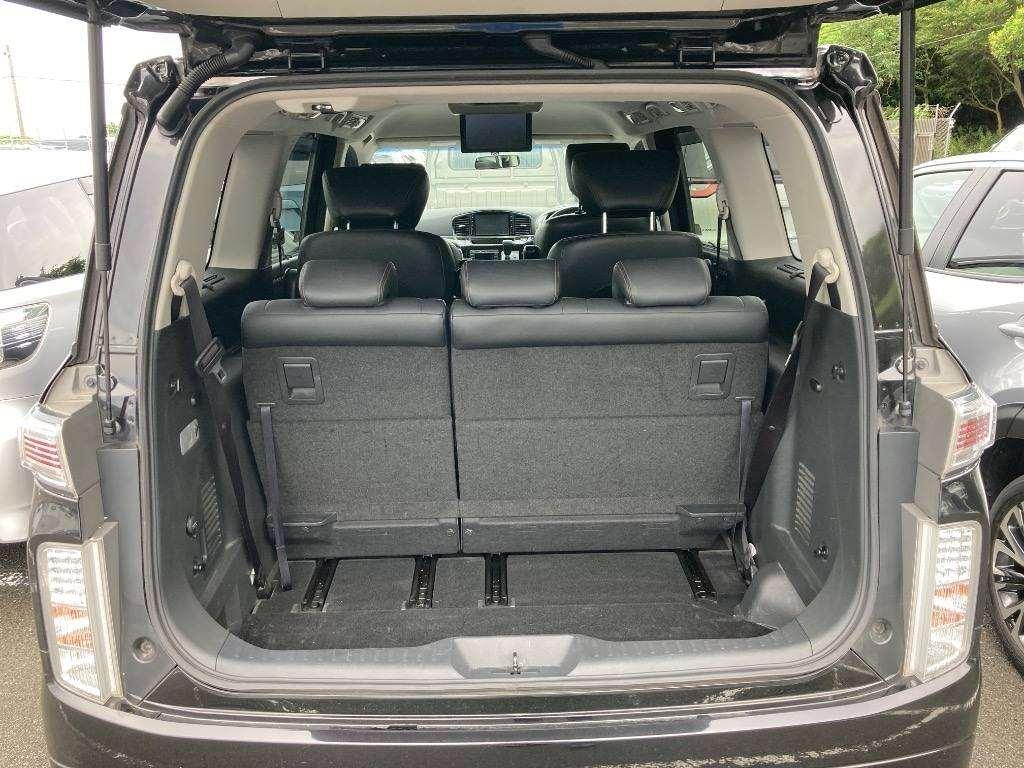 NISSAN ELGRAND 250 HIGHWAY STAR S Image 9