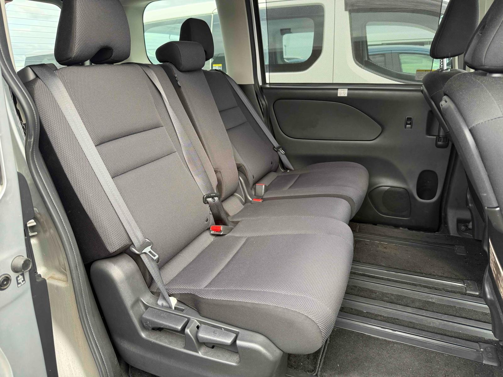 NISSAN SERENA X Image 8