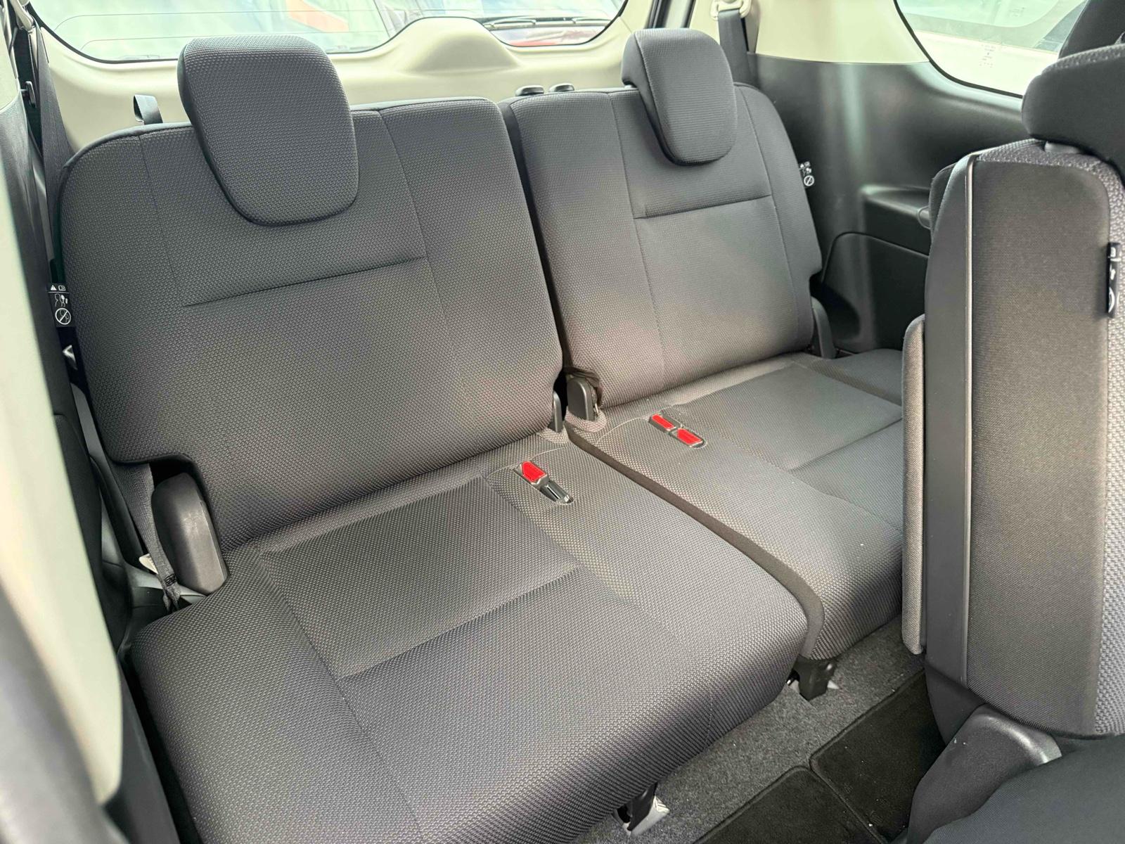 NISSAN SERENA X Image 9