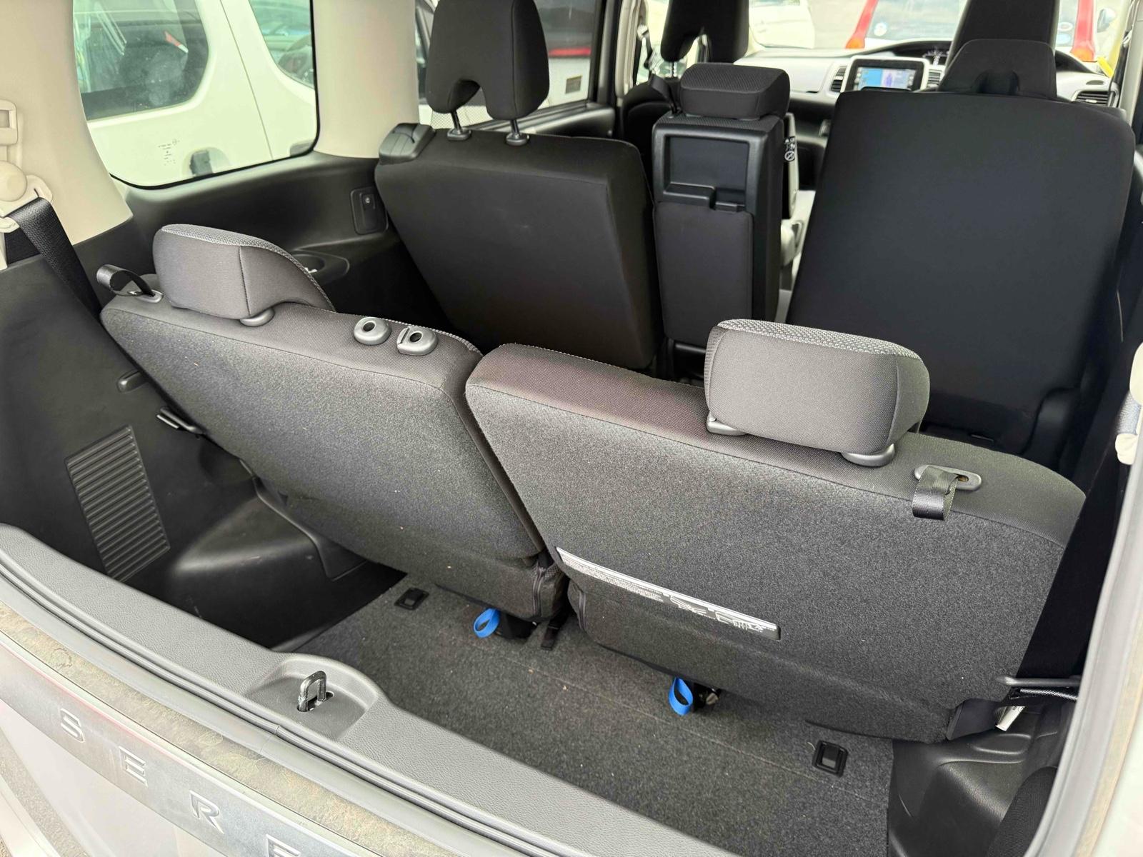 NISSAN SERENA X Image 10