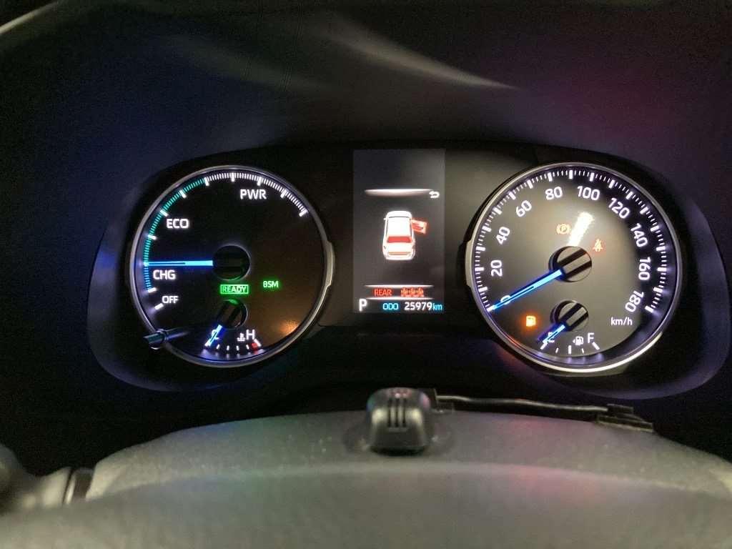 TOYOTA RAV4 HYBRID X Image 12