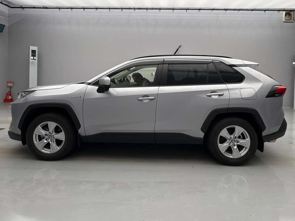 TOYOTA RAV4 HYBRID X Image 8