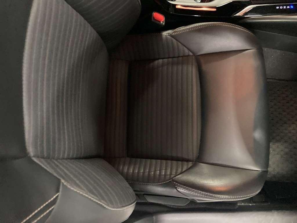 TOYOTA COROLLA TOURING HYBRID W×B Image 5