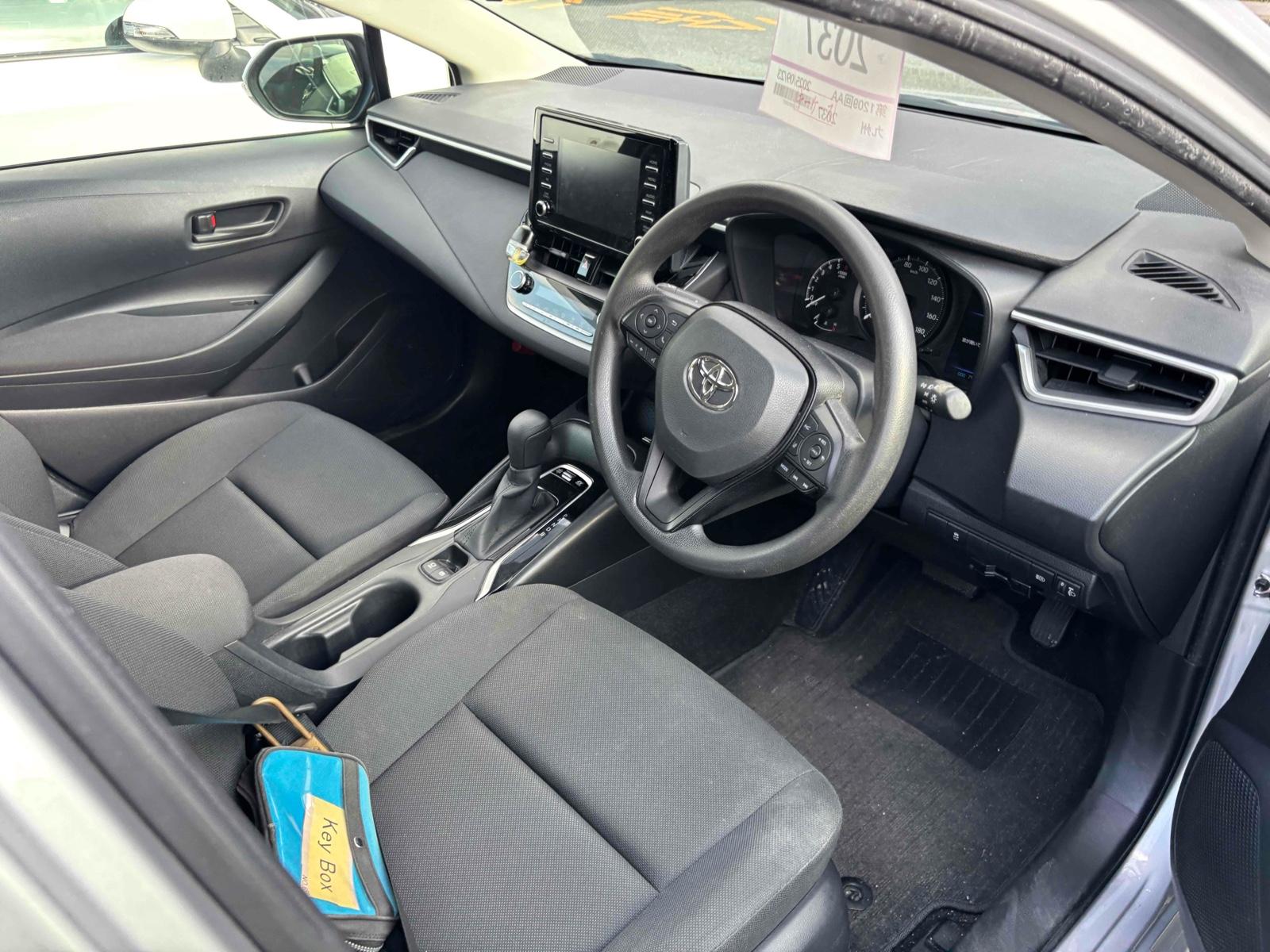 TOYOTA COROLLA TOURING HYBRID G-X Image 10