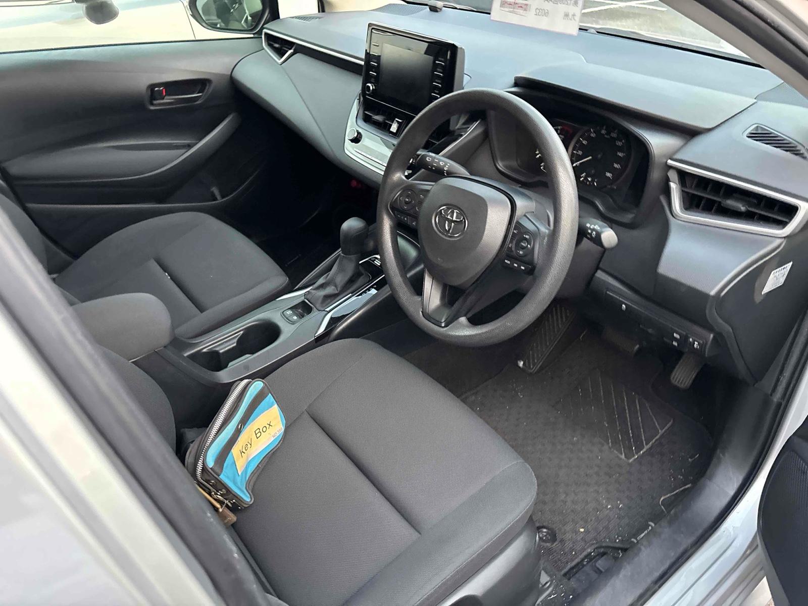 TOYOTA COROLLA TOURING HYBRID G-X Image 12