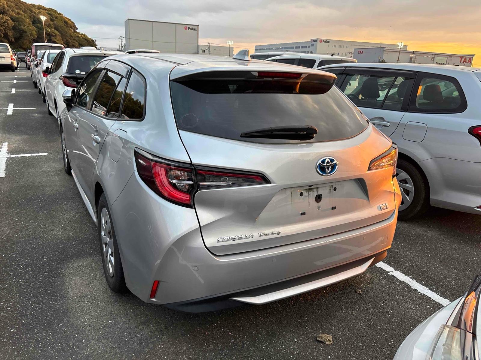 TOYOTA COROLLA TOURING HYBRID G-X Image 10