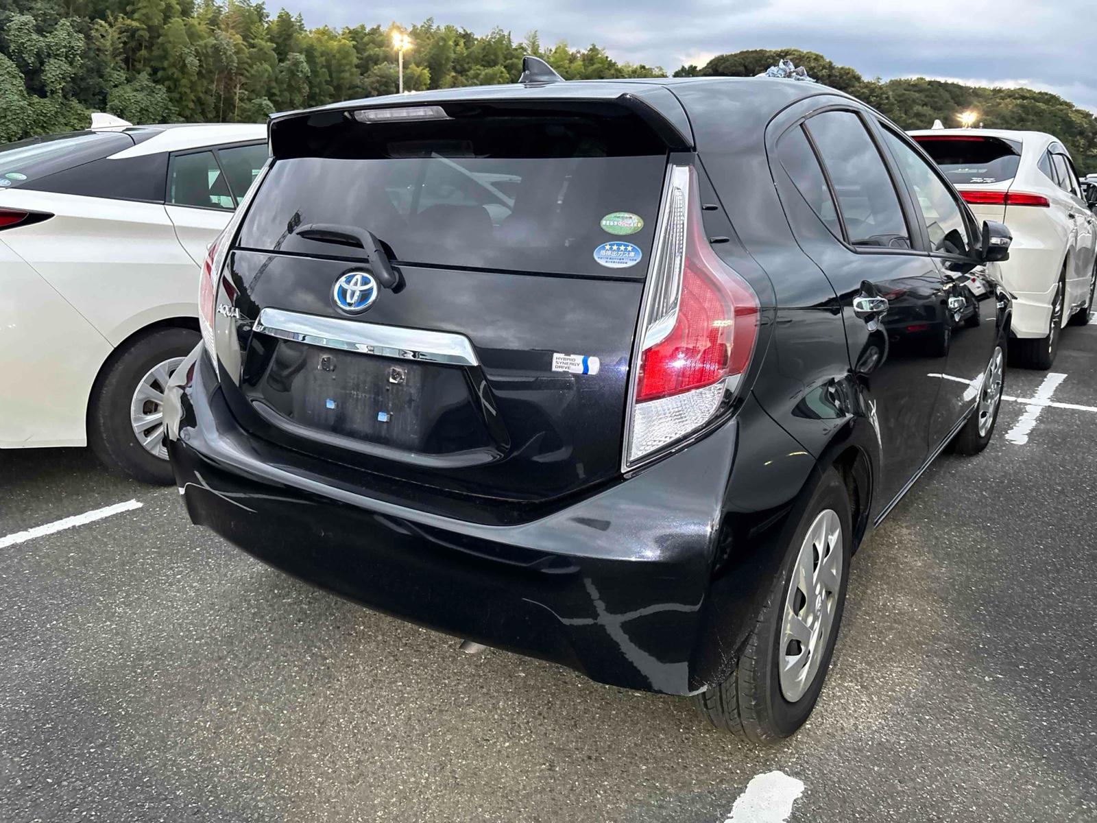 TOYOTA AQUA S STYLE BLACK Image 2
