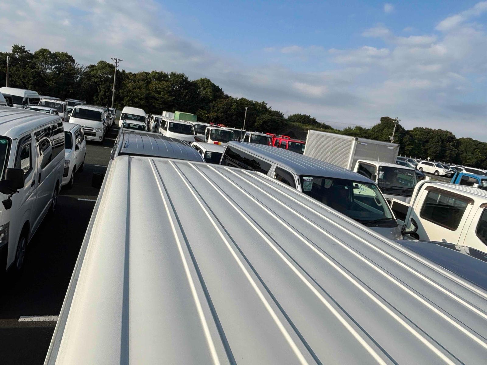 TOYOTA HIACE VAN LONGDX Image 11