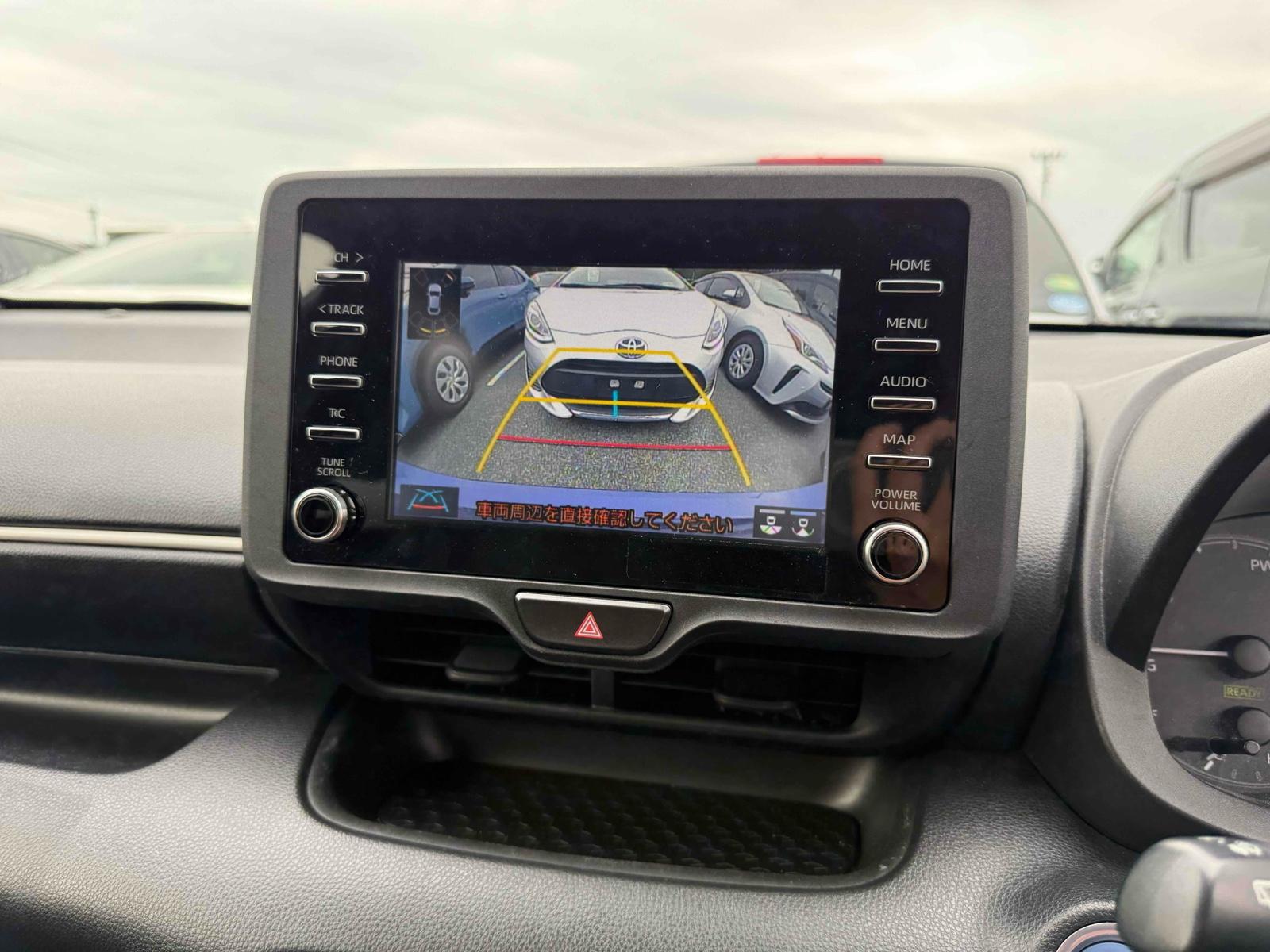 TOYOTA YARIS HYBRID X SAFETYSENSING Image 11