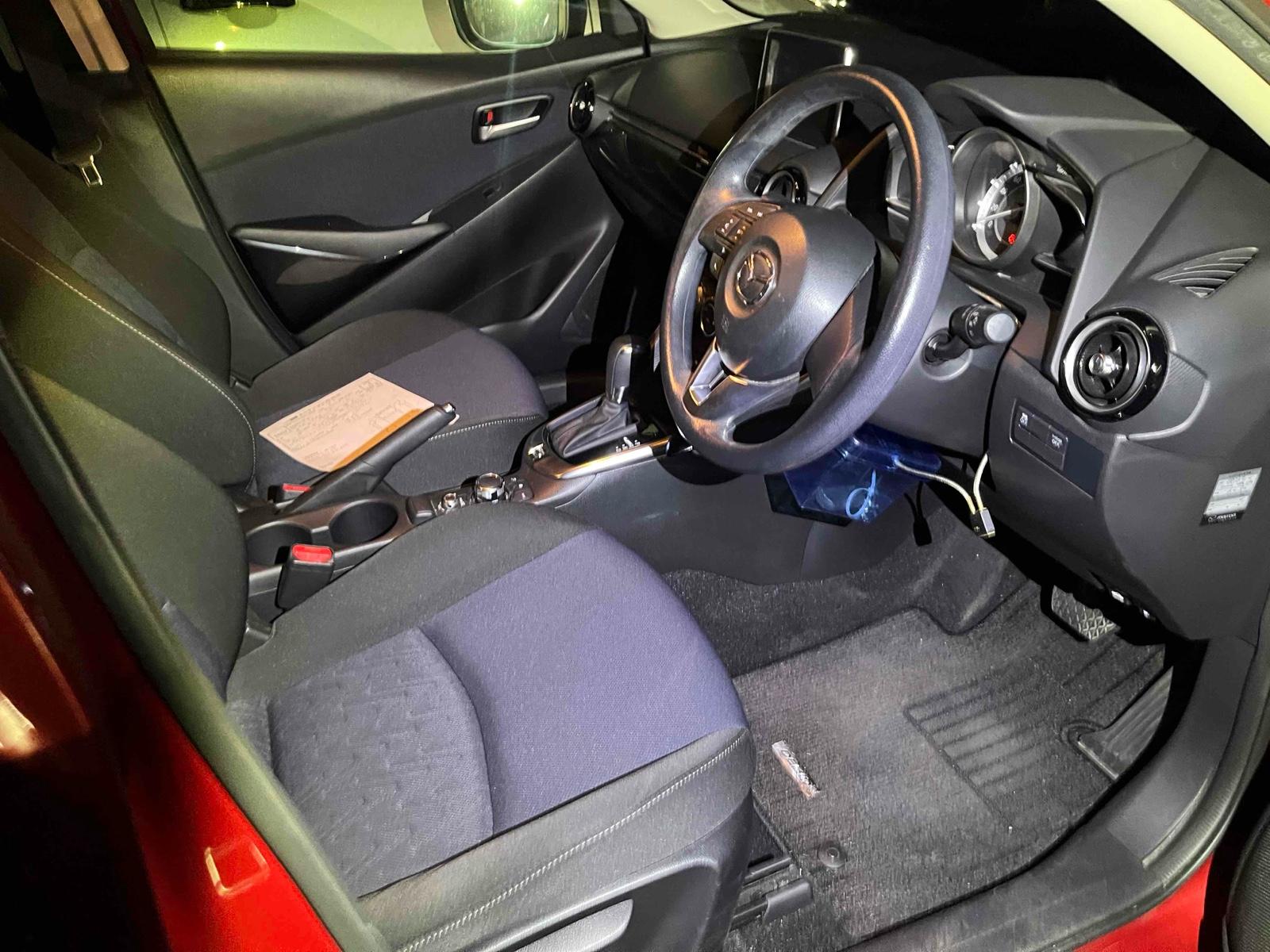 MAZDA DEMIO 13S Image 7