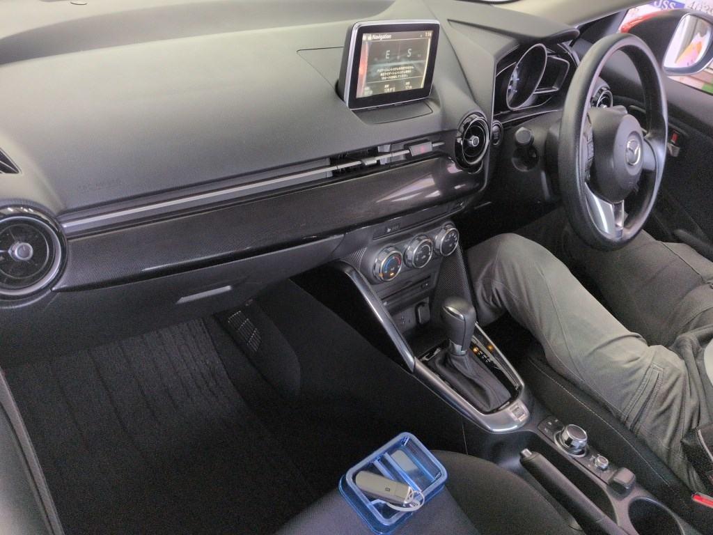 MAZDA DEMIO 13S Image 3