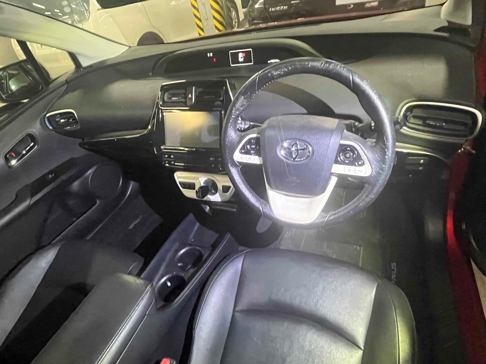 TOYOTA PRIUS S TOURING SELECTION Image 24