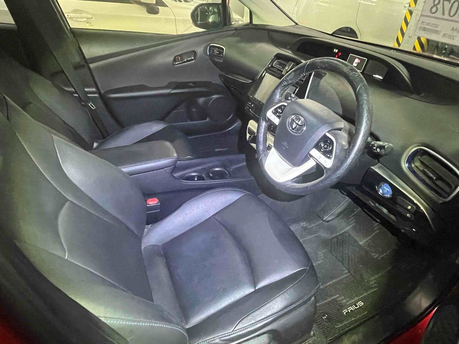 TOYOTA PRIUS S TOURING SELECTION Image 23