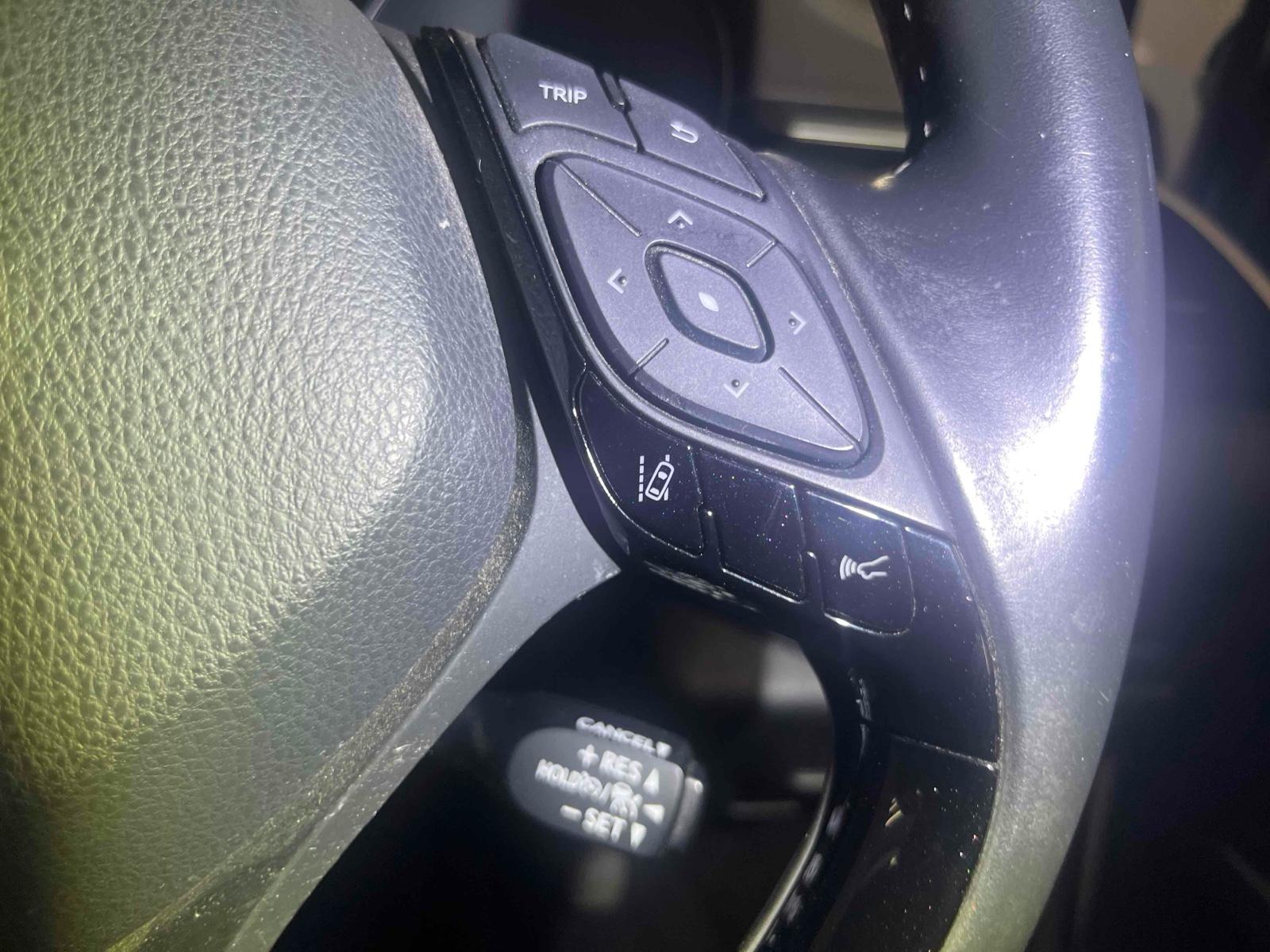 TOYOTA C-HR G Image 17