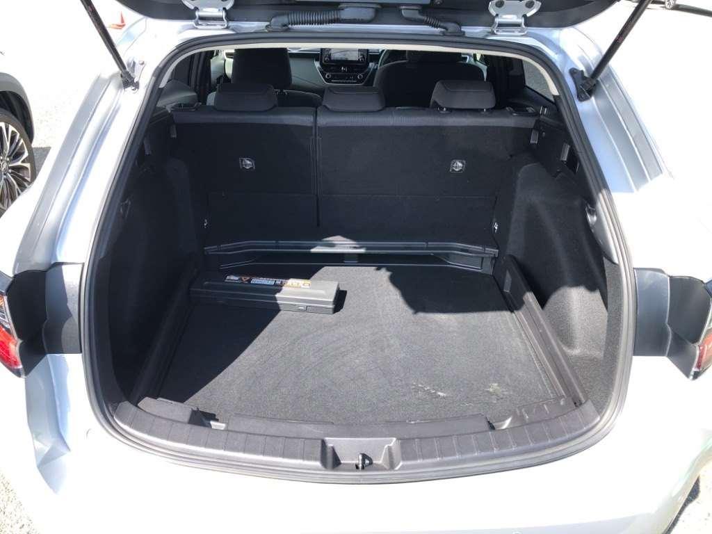 TOYOTA COROLLA TOURING HYBRID G-X Image 9