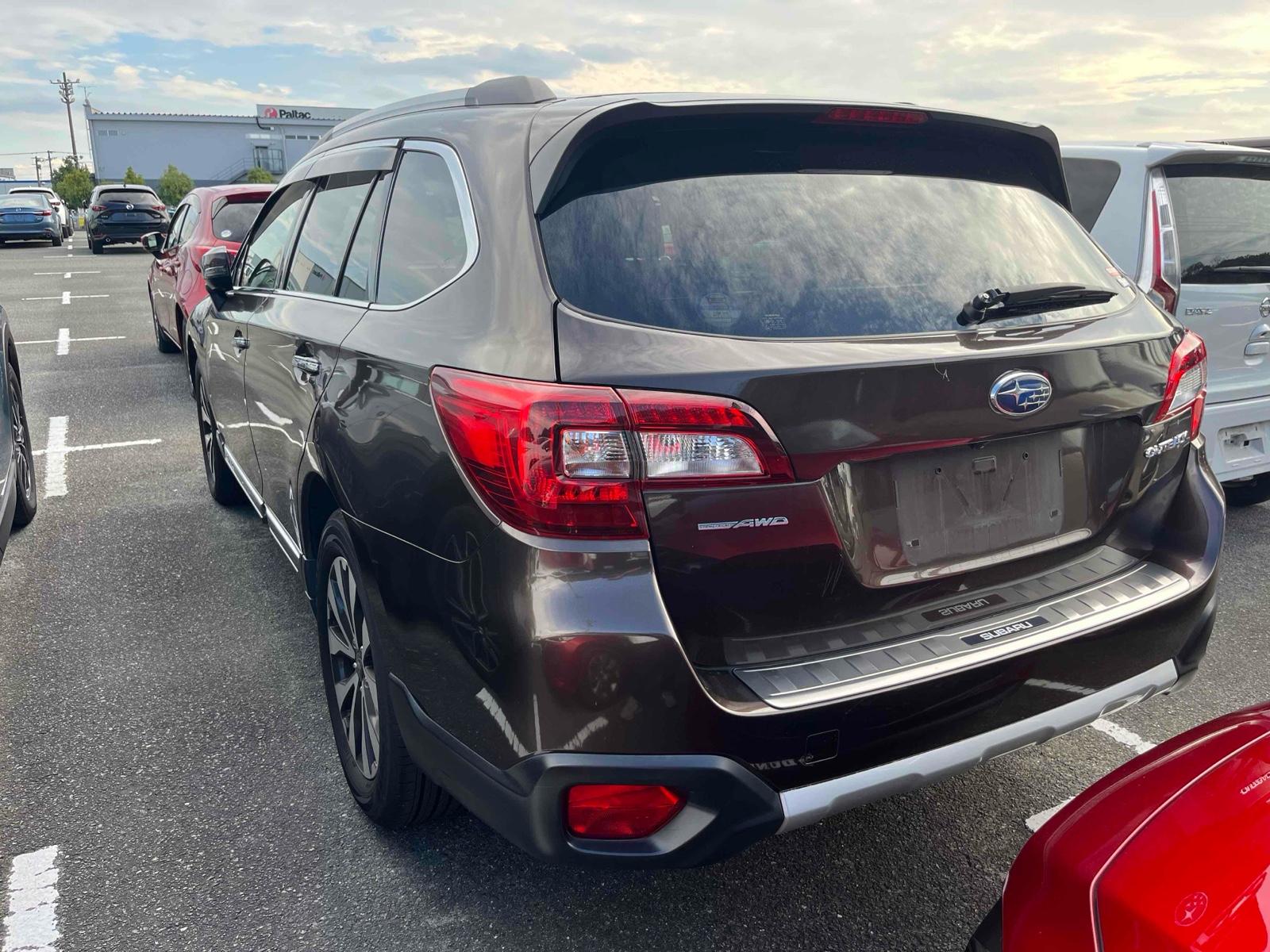 SUBARU LEGACY OUTBACK LIMITED 4WD Image 2
