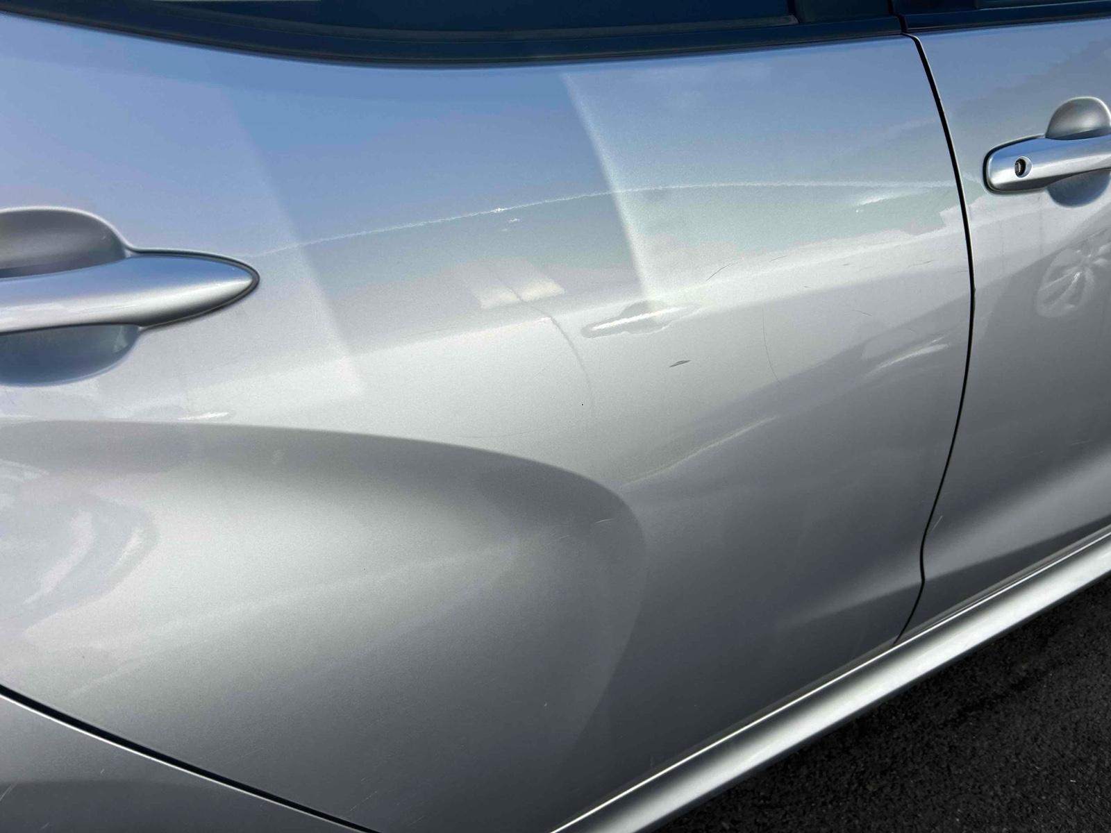 TOYOTA YARIS HYBRID X Image 14