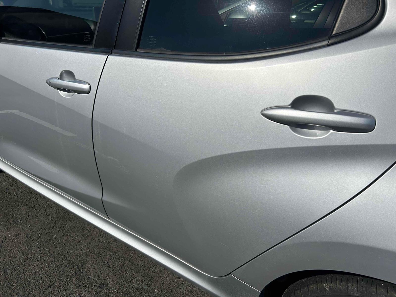 TOYOTA YARIS HYBRID X Image 17