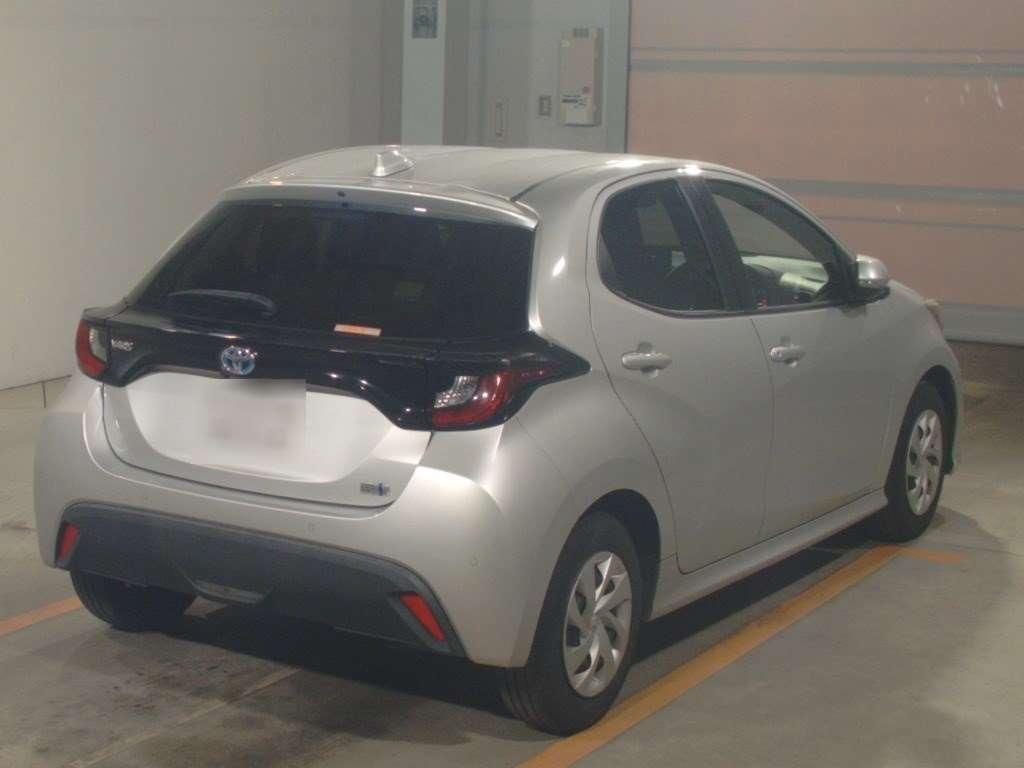 TOYOTA YARIS HYBRID X Image 4