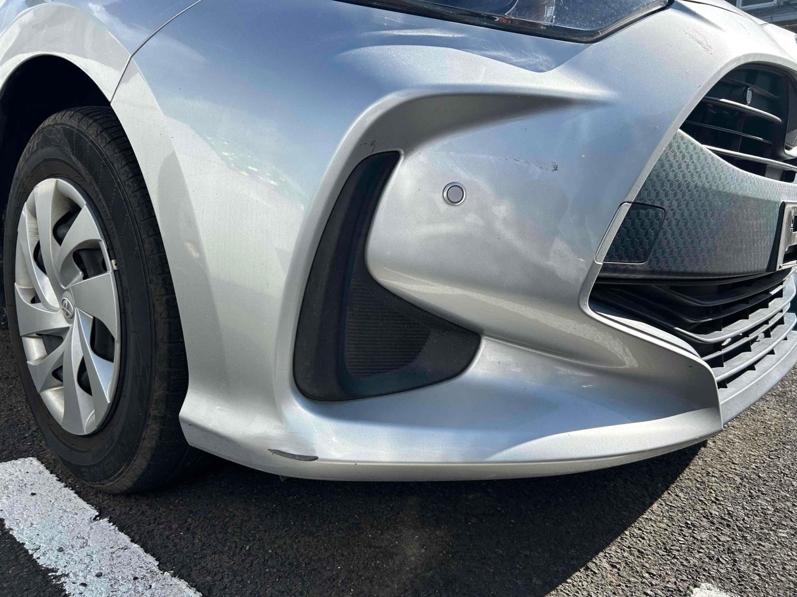 TOYOTA YARIS HYBRID X Image 11