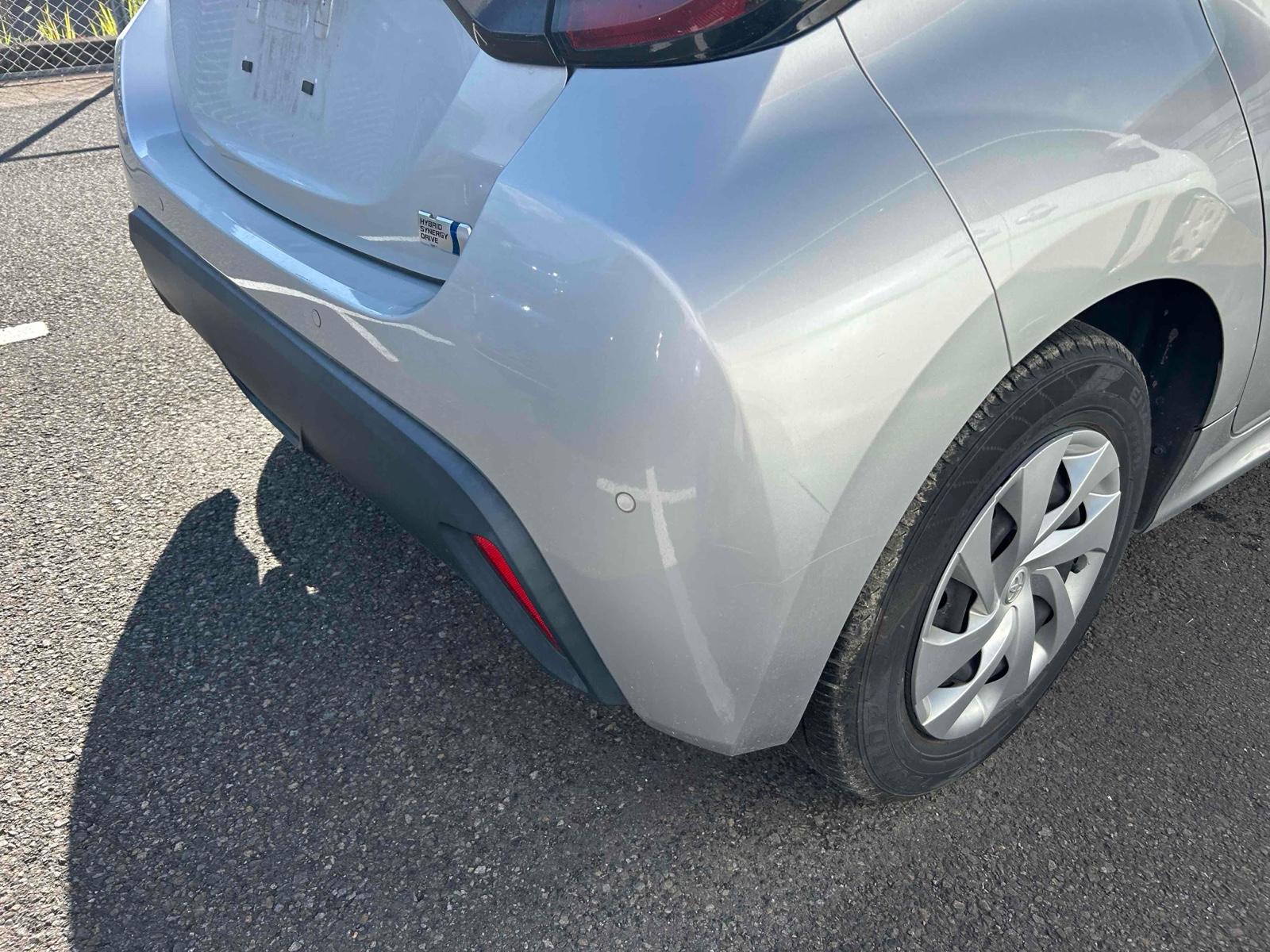 TOYOTA YARIS HYBRID X Image 14