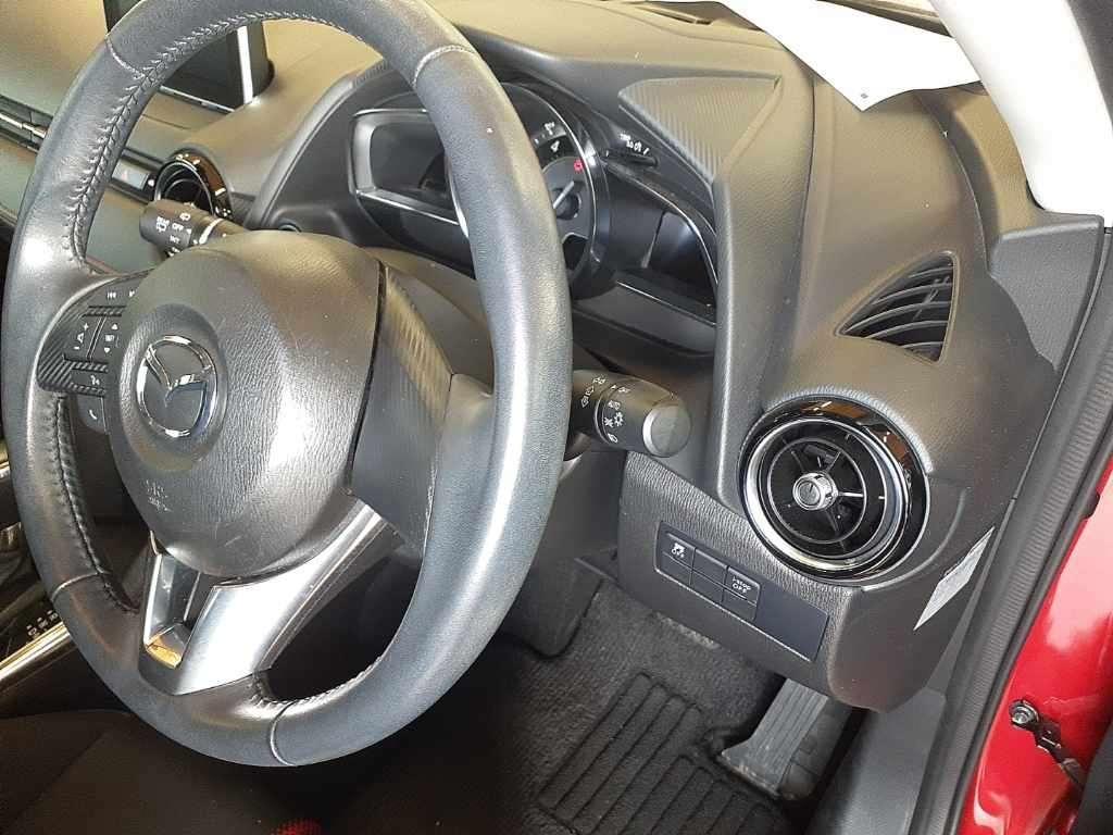 MAZDA DEMIO 13 S TOURING Image 5