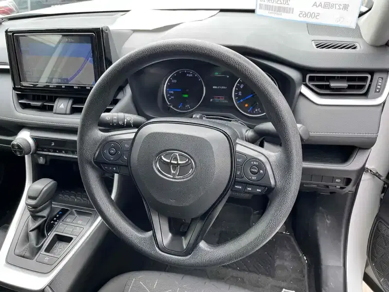 TOYOTA RAV4 HYBRID X Image 8