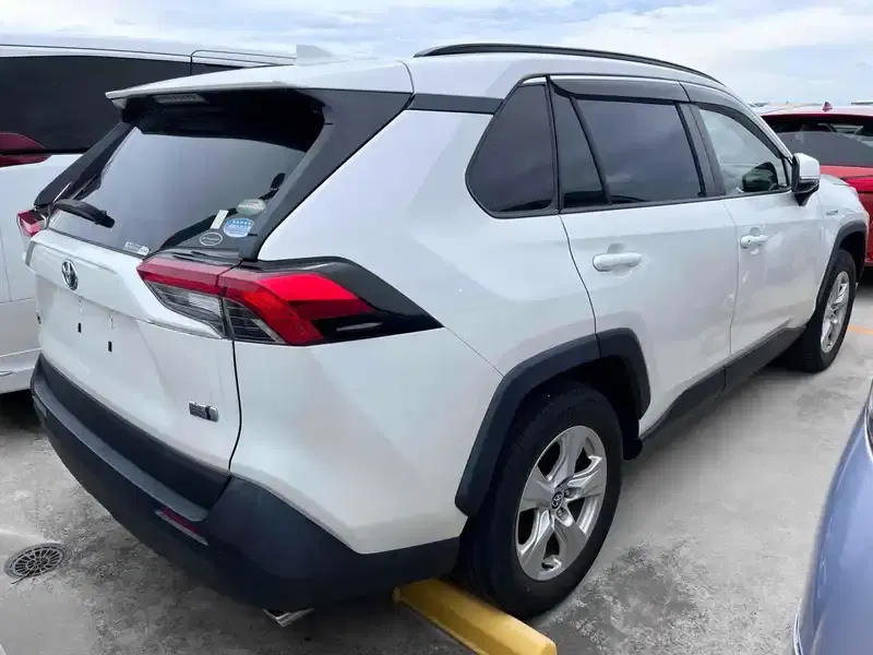 TOYOTA RAV4 HYBRID X Image 5