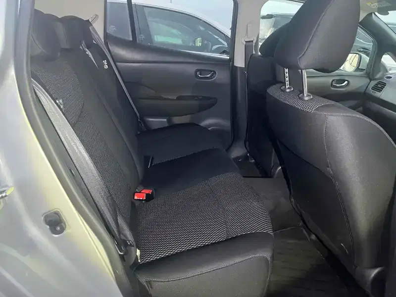NISSAN LEAF S (30KWH) Image 23