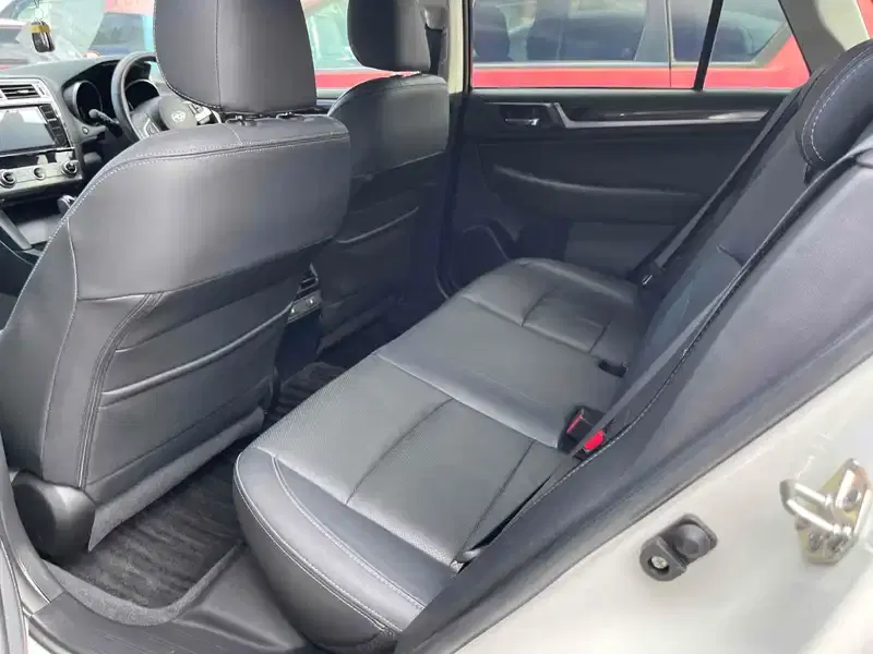 SUBARU LEGACY OUTBACK LTD 4WD Image 15