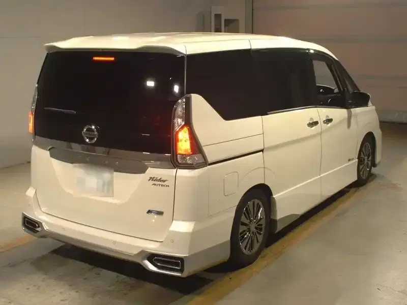 NISSAN SERENA RIDER AUTEC PRO-PILOT Image 2