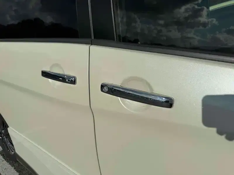 NISSAN SERENA RIDER AUTEC PRO-PILOT Image 21