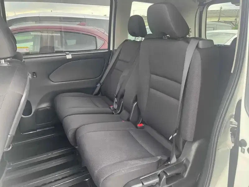 NISSAN SERENA X Image 19