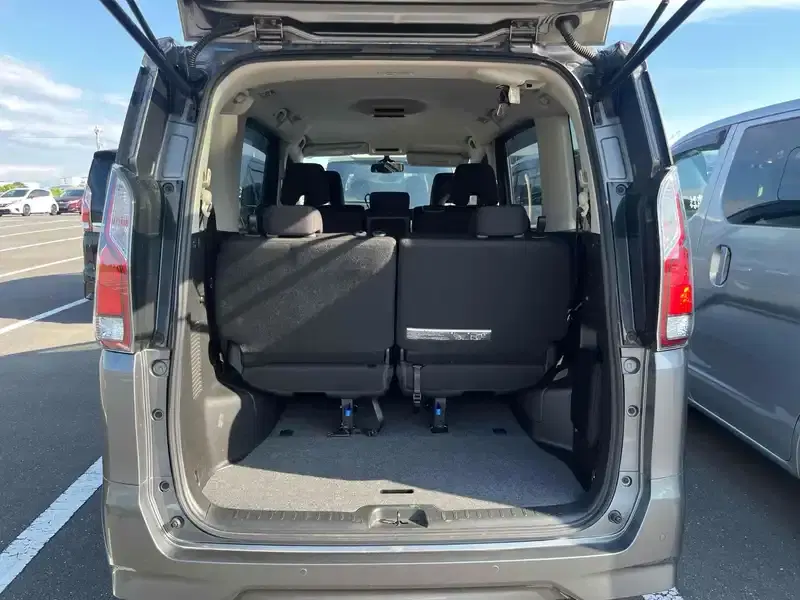 NISSAN SERENA X Image 10