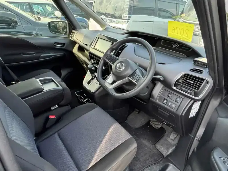 NISSAN SERENA XV Image 12