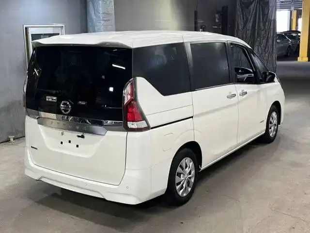 NISSAN SERENA XV Image 5