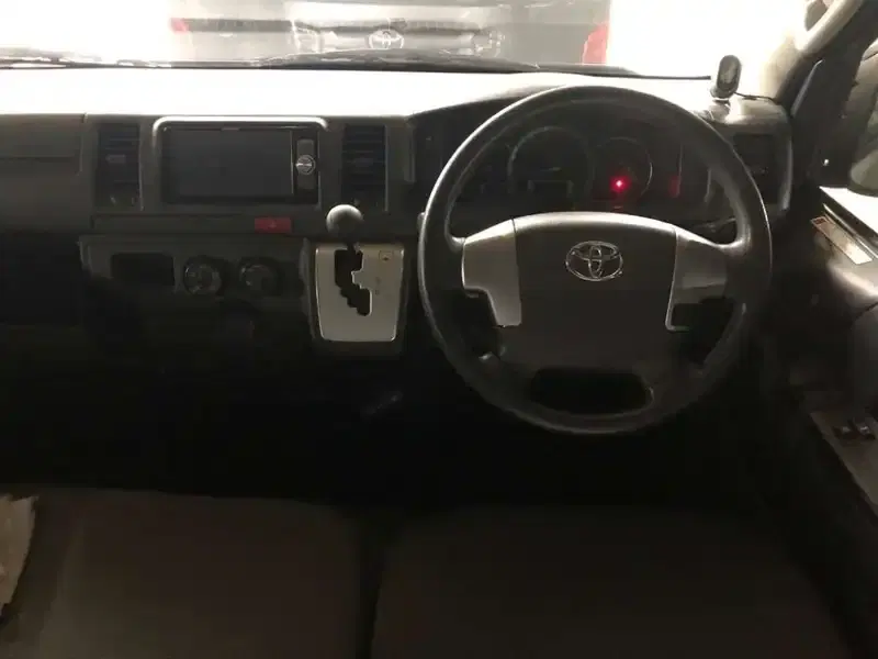 TOYOTA HIACE VAN LONGDX 4WD Image 6