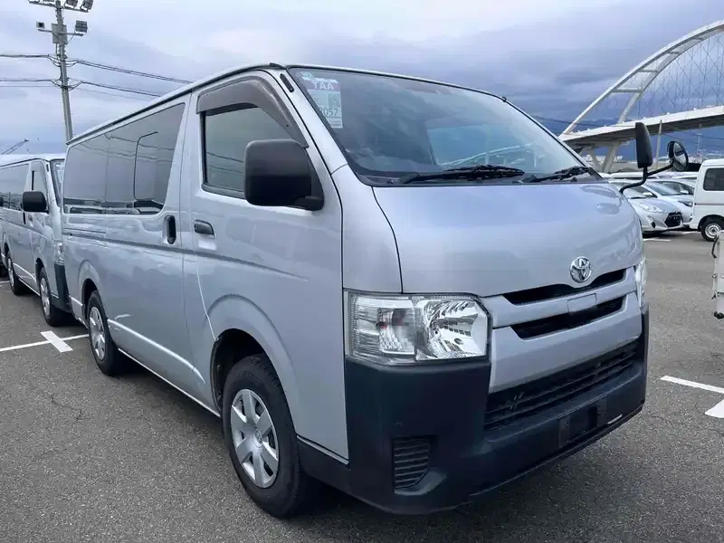 TOYOTA HIACE VAN LONGDX 4WD Image 9