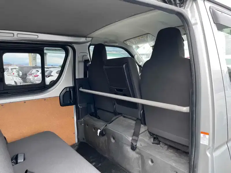 TOYOTA HIACE VAN LONGDX 4WD Image 16
