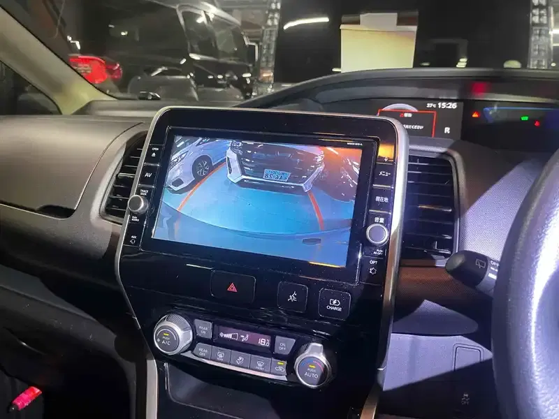 NISSAN SERENA 5D E-POWER XV Image 7