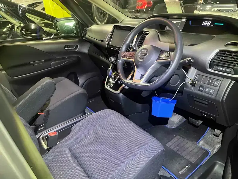 NISSAN SERENA 5D E-POWER XV Image 5