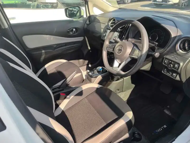 NISSAN NOTE E-POWER X Image 4