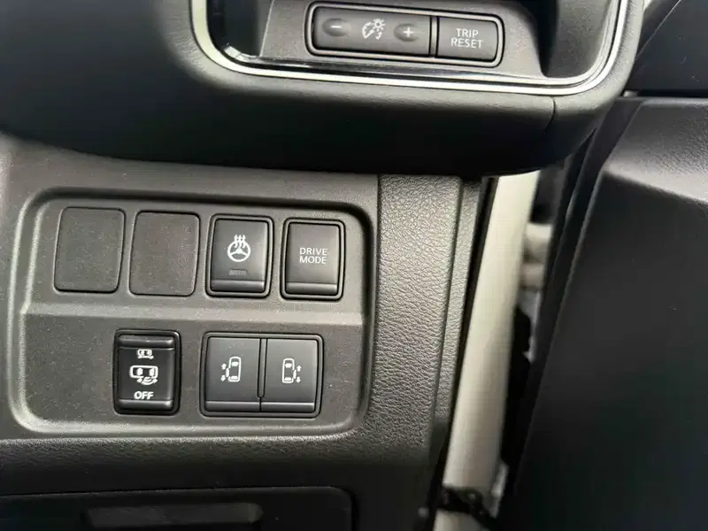 NISSAN SERENA E-POWER HIGHWAY STAR V PRO-PILOT Image 10