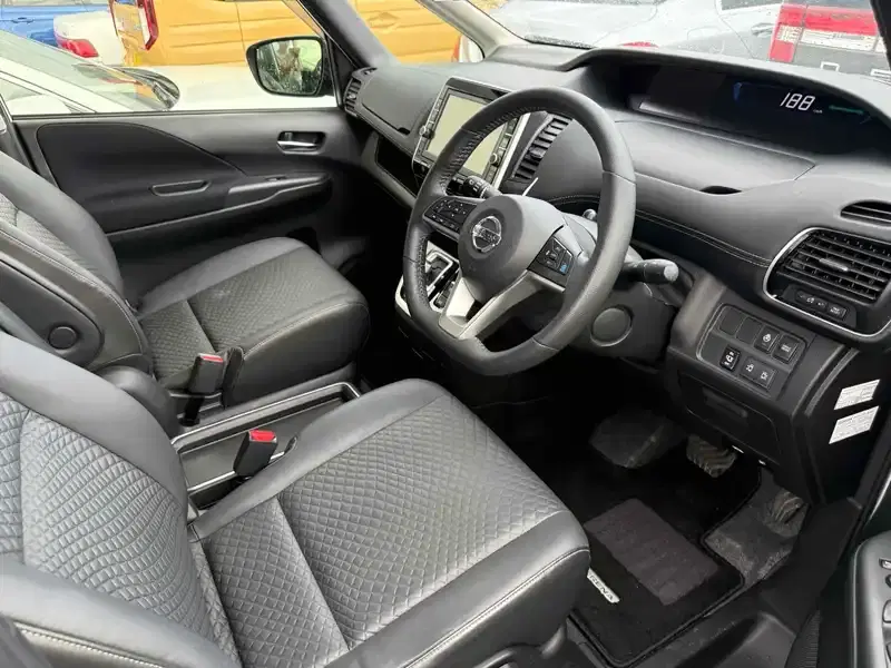 NISSAN SERENA E-POWER HIGHWAY STAR V PRO-PILOT Image 8