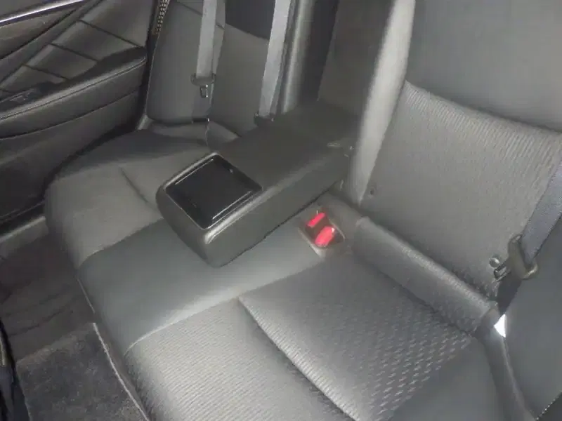NISSAN SKYLINE 4D 350GT HYBRID Image 6