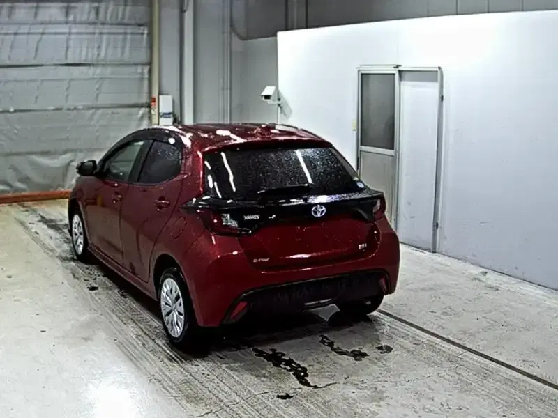 TOYOTA YARIS HYBRID X 4WD Image 2