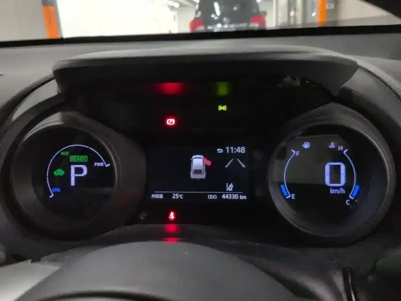 TOYOTA YARIS CROSS HYBRID G Image 8